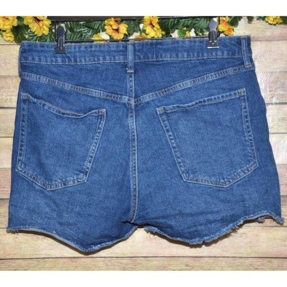 Old Navy Ladies Denim Cut Off Raw Hem Shorts Size 14 American Flag Embroidered - Picture 5 of 9